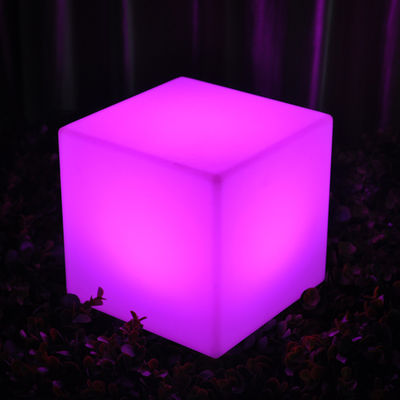 Luminosa silla de luz exterior LED Cubo de plástico IP65 a prueba de agua para la decoración de parques de la villa