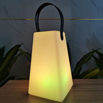 Lámpara LED portátil recargable Control inalámbrico Colorido para acampar