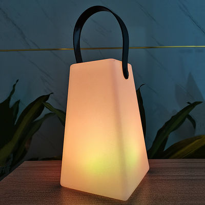 Lámpara LED portátil recargable Control inalámbrico Colorido para acampar