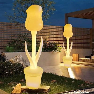 Lámpara de suelo de flores de tulipán de plástico resistente al agua para exteriores 50000 horas de vida útil