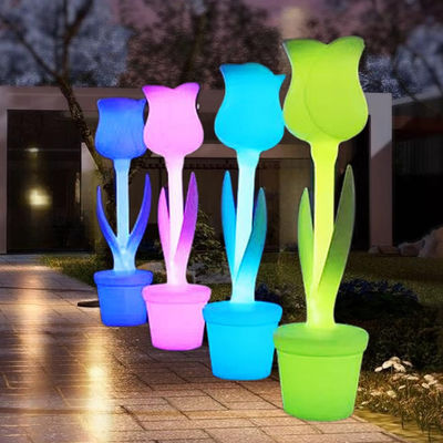 Lámpara de suelo de flores de tulipán de plástico resistente al agua para exteriores 50000 horas de vida útil