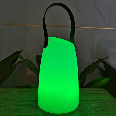 Lámpara LED portátil de plástico con mando a distancia inalámbrico para jardín