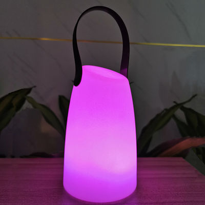 Lámpara LED portátil de plástico con mando a distancia inalámbrico para jardín