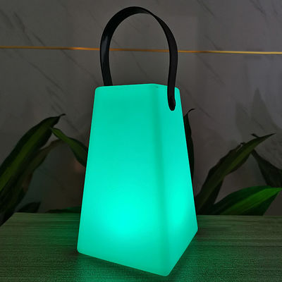 Lámpara de jardín a prueba de agua de plástico LED con control remoto