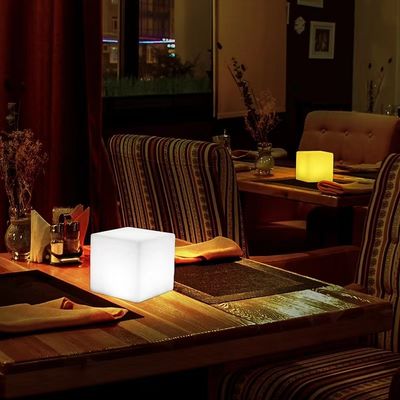 Cambiador de color RGB LED exterior Cubo de luz de carga USB controlado por control remoto