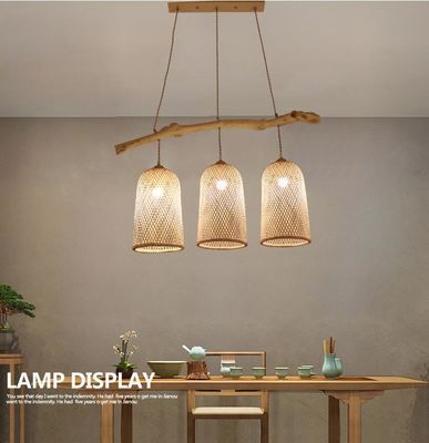 Luz de colgante de tres cabezas de ratán, restaurante lámpara de bambú tejida 3500K