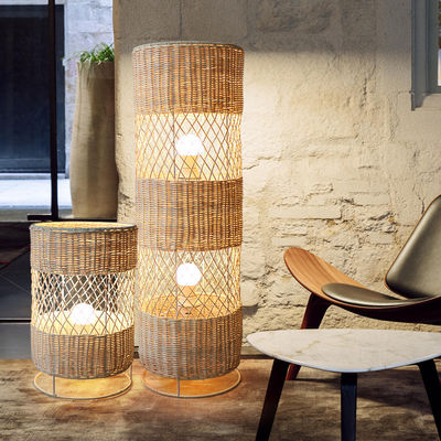 Lámpara de suelo de mimbre de ratan Led hecha a mano para decoración de sala de estar