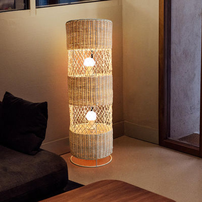 Lámpara de suelo de mimbre de ratan Led hecha a mano para decoración de sala de estar