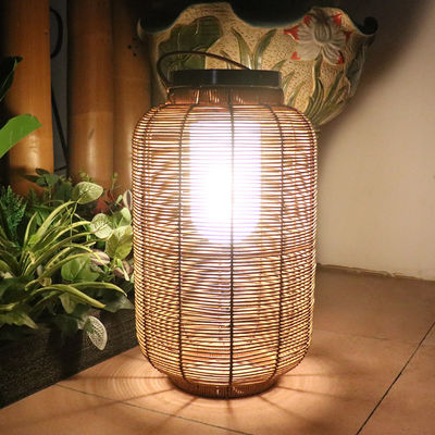Lámparas solares de tejido de ratán decorativas, lámpara de ratán para exteriores para el ambiente de la villa