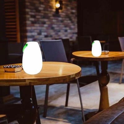 2700K CCT lámpara portátil de plástico LED recargable para restaurante