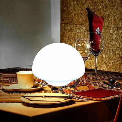 Diseño de hongo Lámpara de mesa de brillo recargable 4100K Blanco neutro