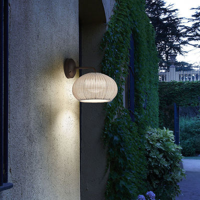 Las luces de la pared de ratán de tejido a mano Sconce forma redonda impermeable para exteriores