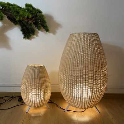 Lámpara de piso de ratán de lujo personalizada, luz de piso de vícara creativa para interiores