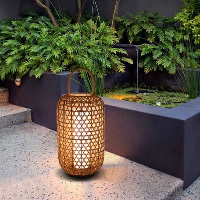 Lámpara de suelo de ratán resistente al agua, lámpara para balcón al aire libre