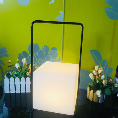 Luz de lámpara LED portátil decorativa IP65 resistente al agua 16 colores cambiantes