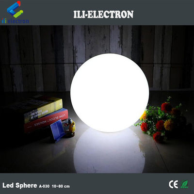 Esféricas de plástico iluminadas
