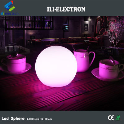 Esféricas de plástico iluminadas