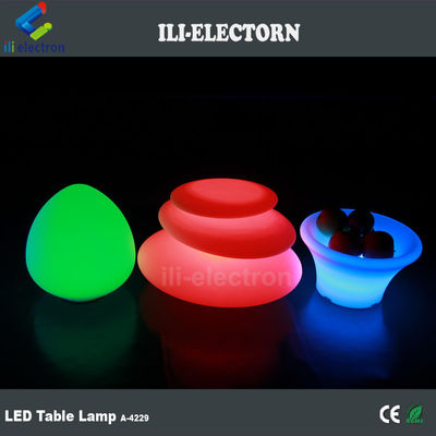 Lámpara de mesa de plástico de forma de roca con control remoto multicolor