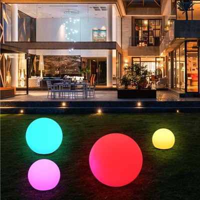 100% PE Bolas luminosas de plástico con batería recargable de control remoto