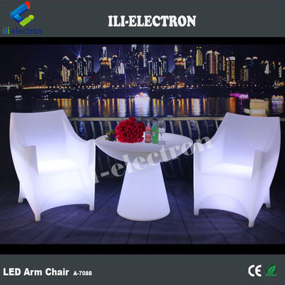 Silla de muebles iluminada con LED de plástico PE RGB con batería de litio recargable