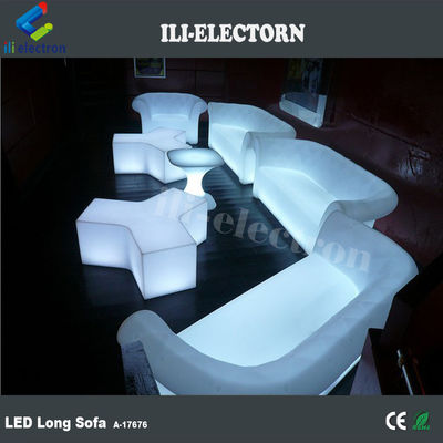Muebles de plástico de color cambiante LED sofá largo brillante
