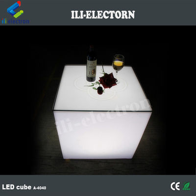 Muebles de plástico recargables de LED Muebles de exterior Iluminación de cubo LED