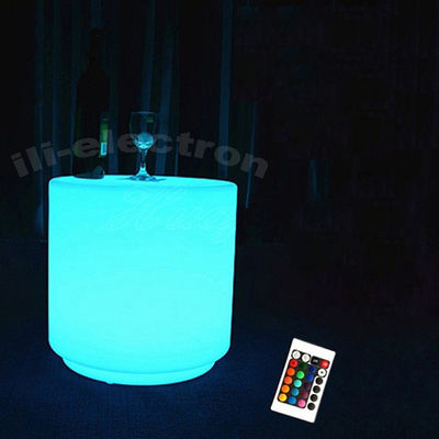 Los taburetes de bar modernos de plástico PE utilizados para el comercio