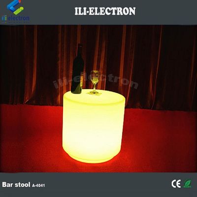 Los taburetes de bar modernos de plástico PE utilizados para el comercio