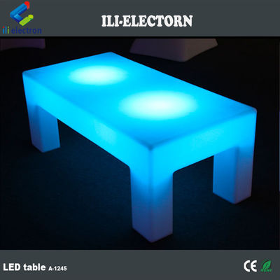 mesa de jardín iluminada con led