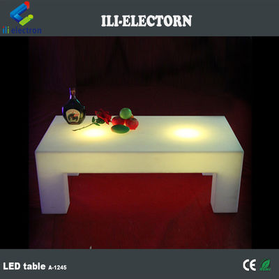 mesa de jardín iluminada con led