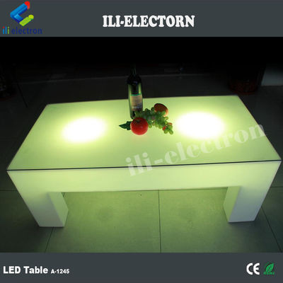 mesa de jardín iluminada con led