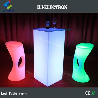 Lámpara de luz LED para exteriores Mesa de cóctel de material plástico PE de alto cubo con control remoto
