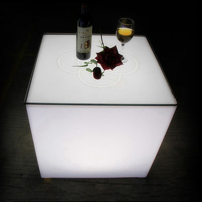 Silla de cubo LED de material PE para decoración de mesa de cubo LED