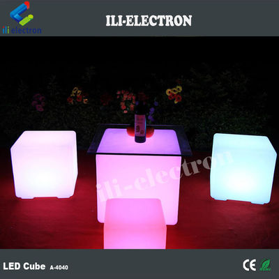 Silla de cubo LED de material PE para decoración de mesa de cubo LED
