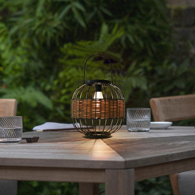 Linternas de jardín de ratán resistentes al agua, luces solares de ratán al aire libre para decoración de balcones