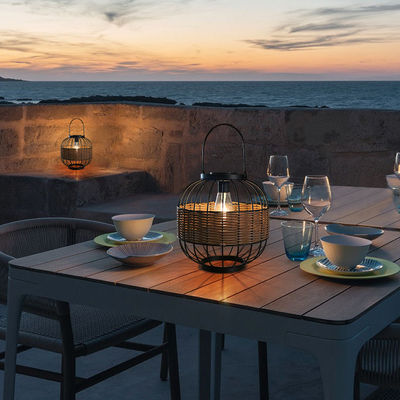 Linternas de jardín de ratán resistentes al agua, luces solares de ratán al aire libre para decoración de balcones