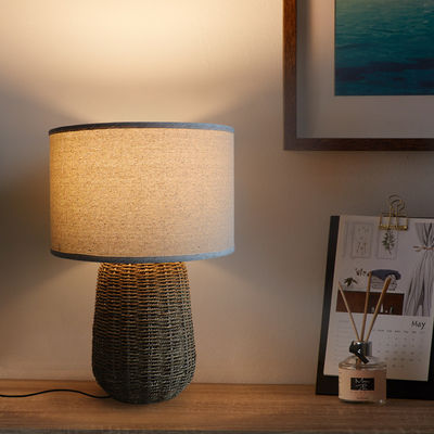 Lámpara de mesa de ratán sostenible, control de interruptor de luz de cama de ratán duradero
