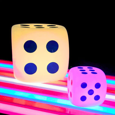 Iluminado exterior LED Cubo de luz estilo dado 15cm 20cm 30cm IP65 impermeable para eventos al aire libre