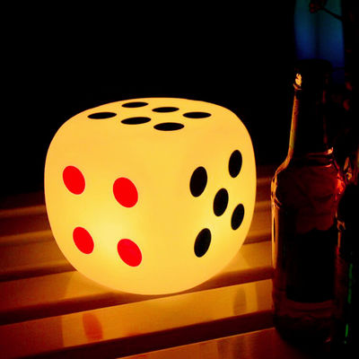 Iluminado exterior LED Cubo de luz estilo dado 15cm 20cm 30cm IP65 impermeable para eventos al aire libre
