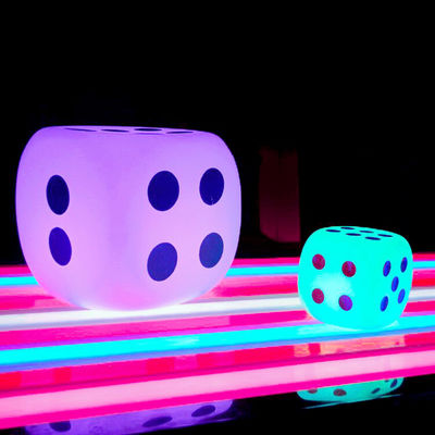Iluminado exterior LED Cubo de luz estilo dado 15cm 20cm 30cm IP65 impermeable para eventos al aire libre