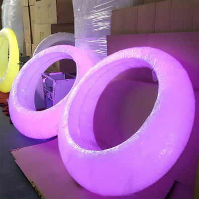 Instalaciones de entretenimiento Columnas LED con marco colgante
