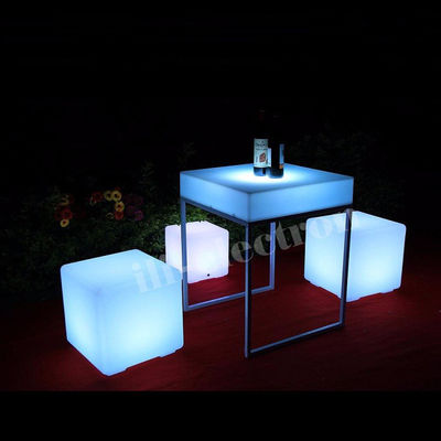 Lámpara de luz LED a prueba de agua en exteriores Mesa de cóctel de forma cuadrada recargable con soporte metálico