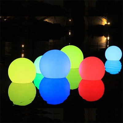Luz de bolas de plástico PE de 16 colores con control remoto recargable