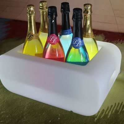 Certificado CE / ROHS SMD 5050 PE plástico LED cubo de hielo 16 colores cambiantes iluminado