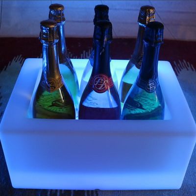16 colores cambiantes PE plástico LED cubo de hielo IP65 resistente al agua para la cerveza Champagne