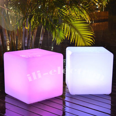 El espacio de iluminación de plástico LED Cubo de luz solución de iluminación perfecta