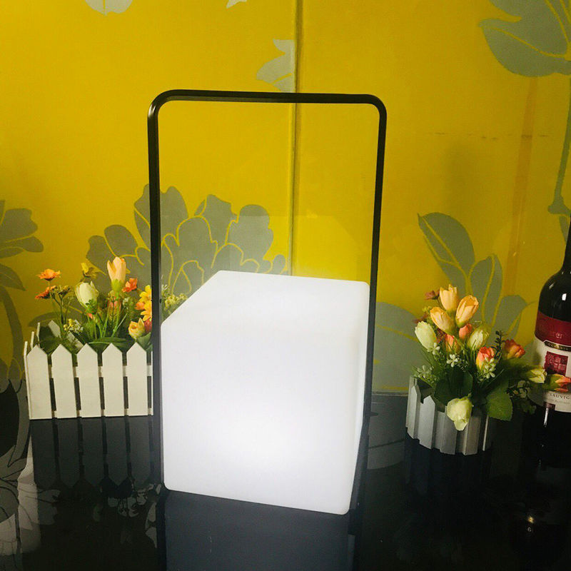 Luz de lámpara LED portátil decorativa IP65 resistente al agua 16 colores cambiantes