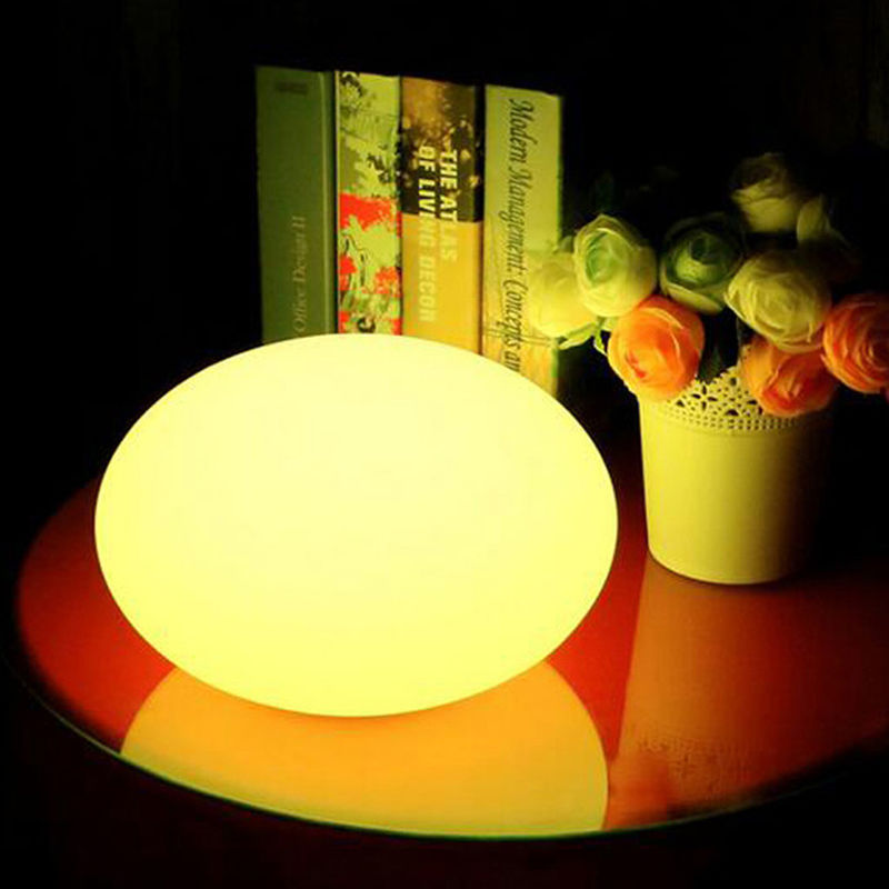 PE de plástico LED de piedra luz impermeable recargable cambio de color para la decoración del hogar