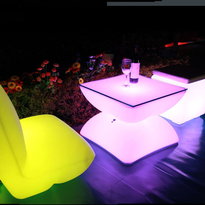 Muebles LED de plástico PE, mesas de cóctel 16 de color cambiante
