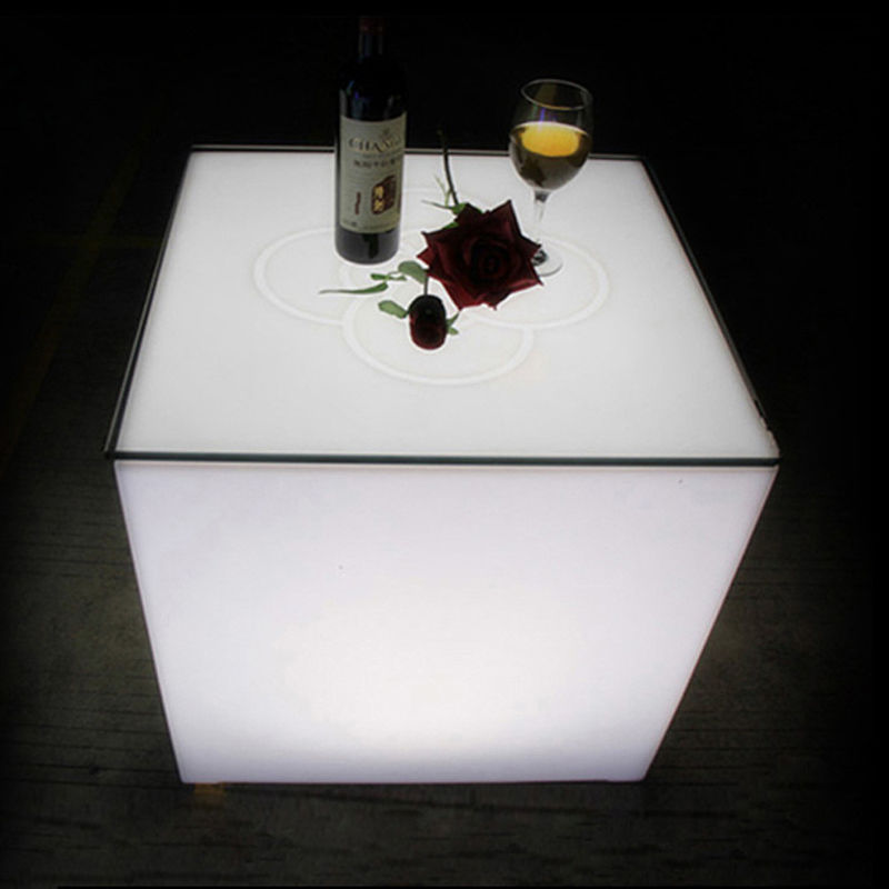Silla de cubo LED de material PE para decoración de mesa de cubo LED
